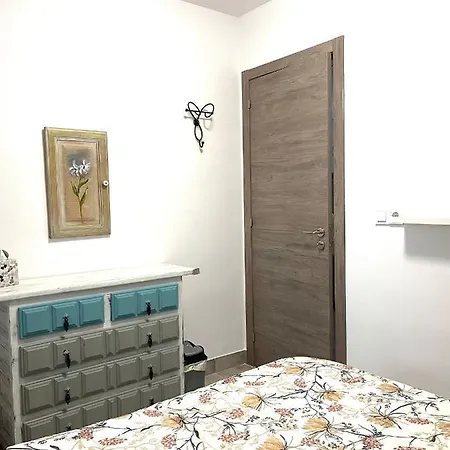 Comfortable Carolina En Homestay Alicante